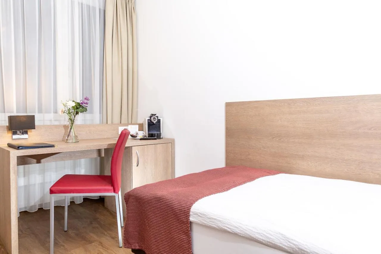 ***  Hotel Alexander Basileia Suíça
